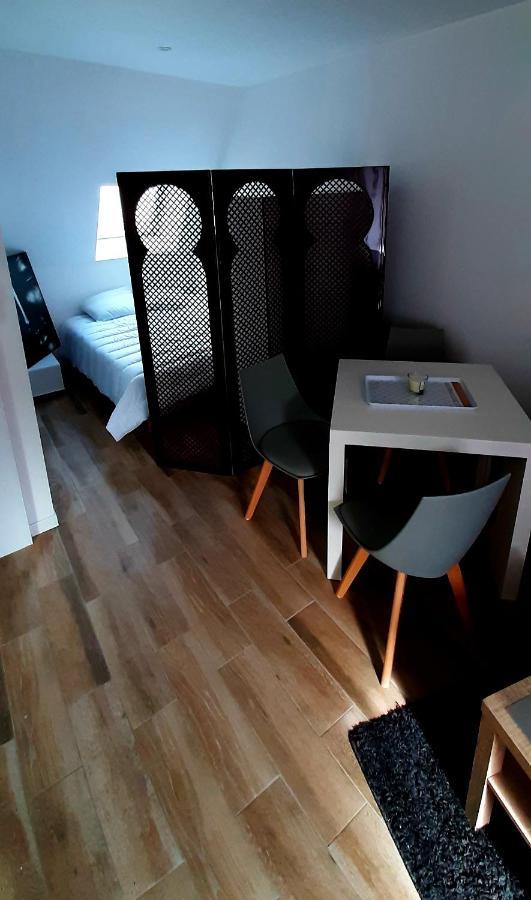 Charmant Studio Au Coeur De Sens Daire Dış mekan fotoğraf